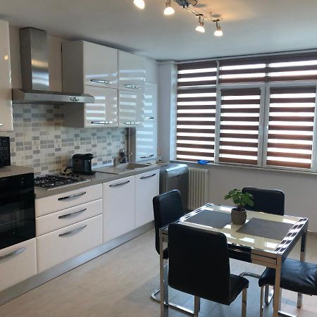 Denis Apartament Turda Esterno foto
