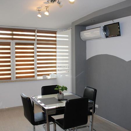Denis Apartament Turda Esterno foto
