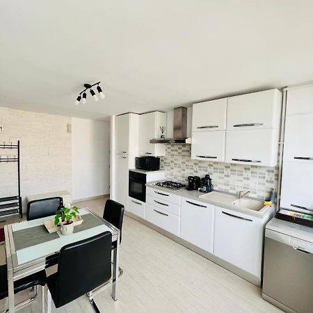 Denis Apartament Turda Esterno foto
