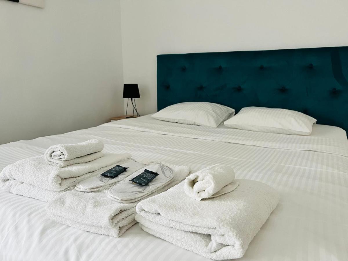 Denis Apartament Turda Esterno foto