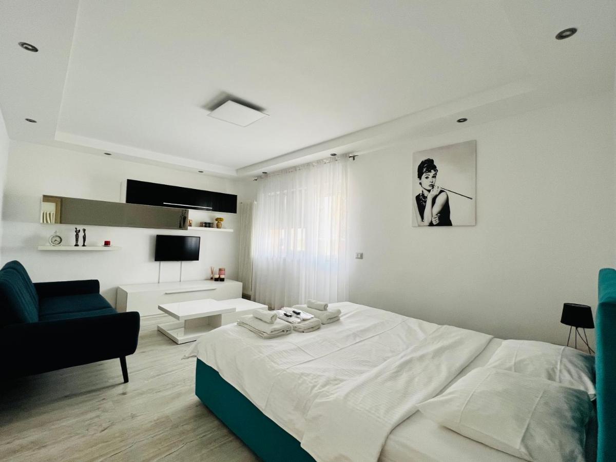 Denis Apartament Turda Esterno foto